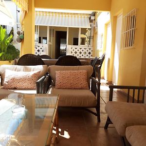 Casa a pie de playa, con patio. Zona Miramar.